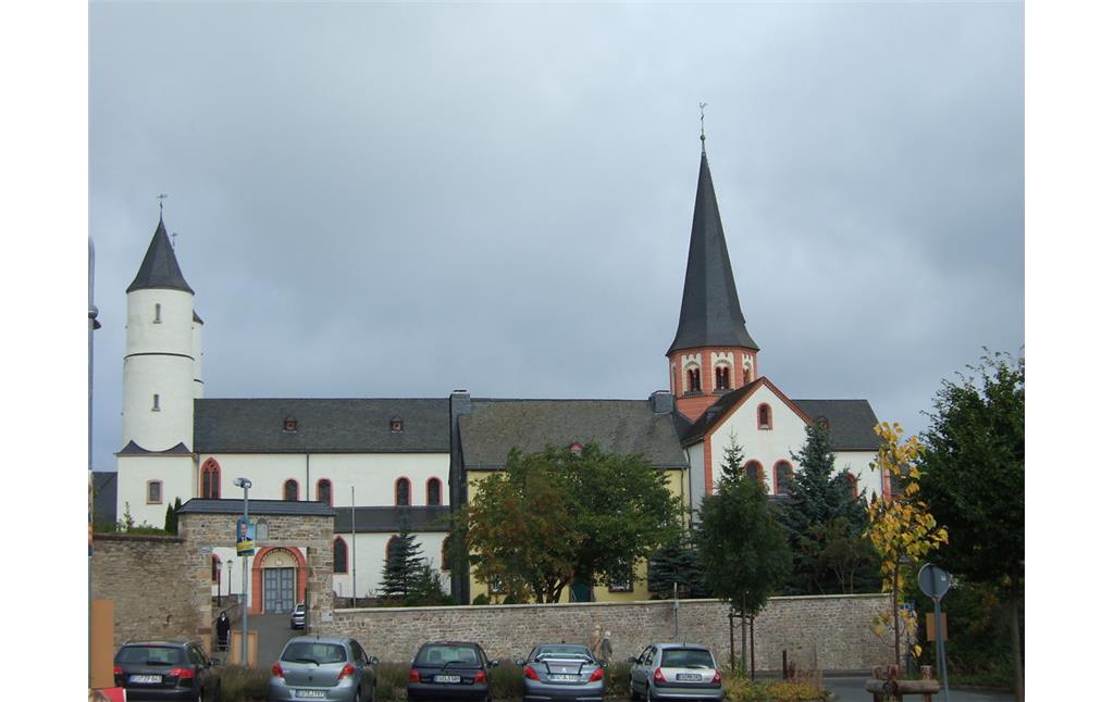 Die Kirche von Kloster Steinfeld, Ansicht von Südosten (2013).