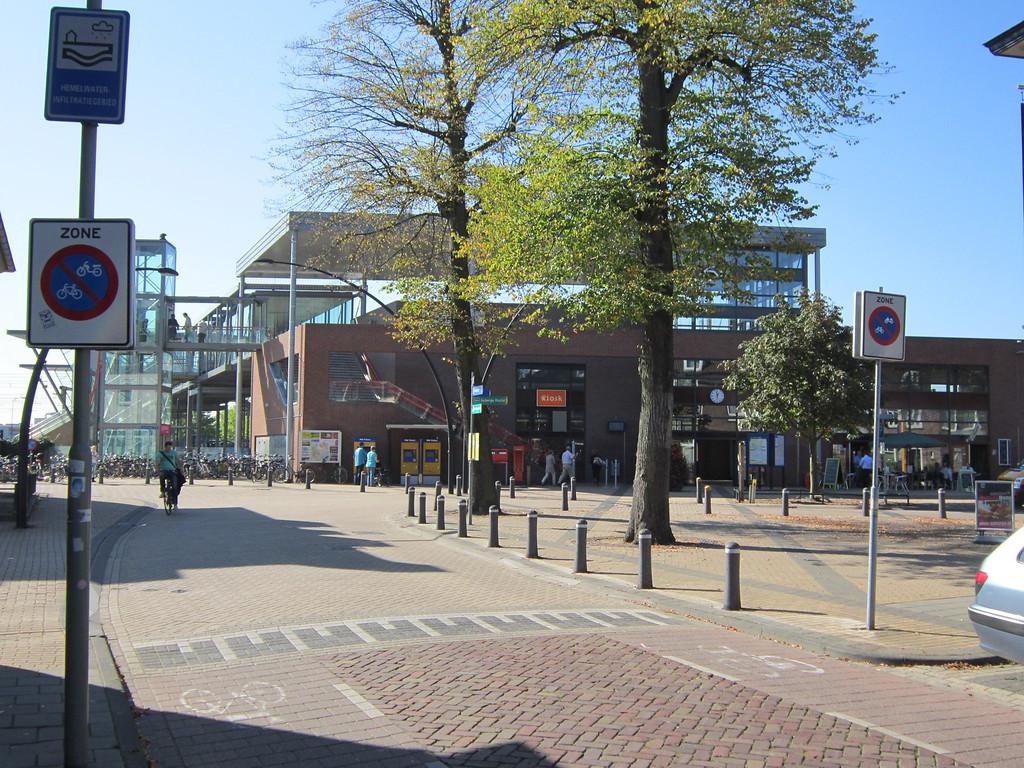 Straßenseite des modernen Bahnhofs Boxtel (2011)