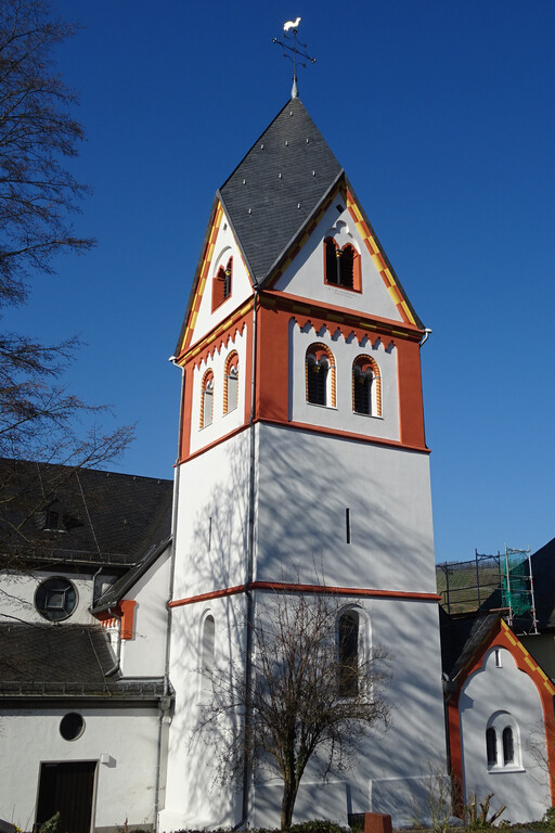 Turm der Pfarrkirche St. Martinus von Südosten (2023)