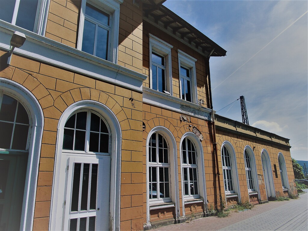 Bahnhofsgebäude in Oberwesel (2016)