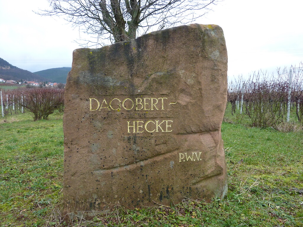 Ritterstein Nr. 183 Dagobert-Hecke südlich von Frankweiler (2013)