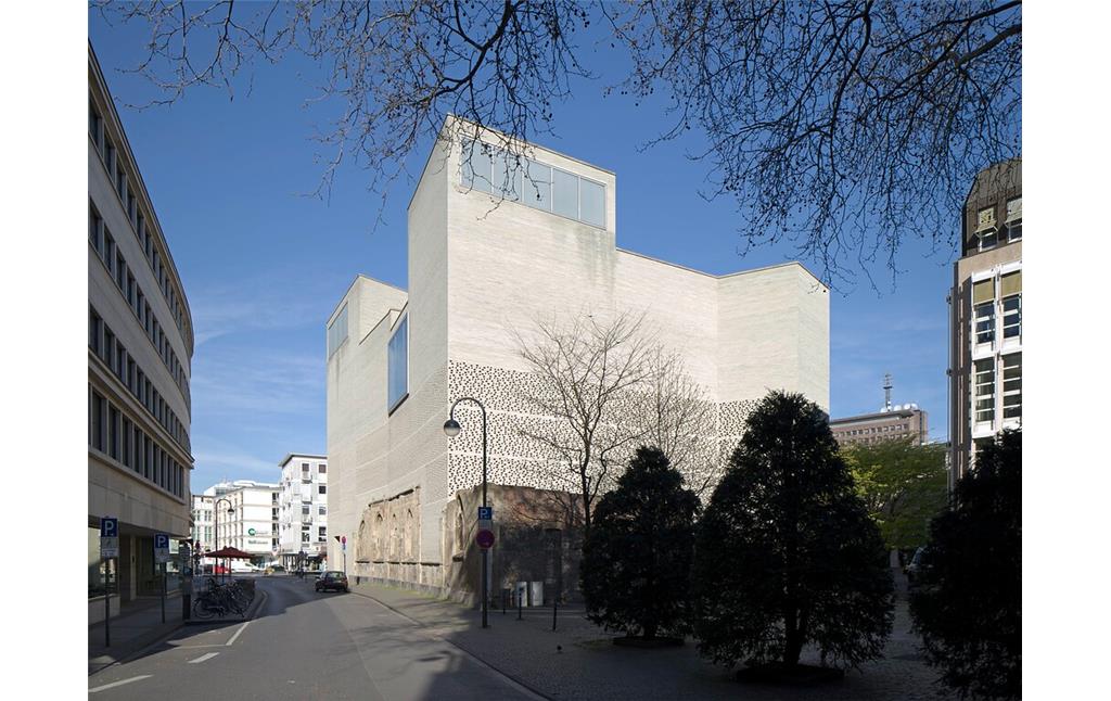 Das Kunstmuseum des Erzbistums Kölns "Kolumba", entworfen vom Schweizer Architekten Peter Zumthor, in Köln-Altstadt-Nord (2014).