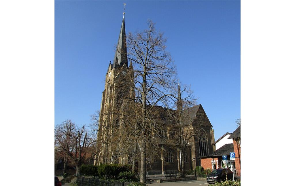 Die ab 1899 erbaute und 1901 geweihte neugotische St. Aegidius-Kirche in Bornheim-Hersel (2022).