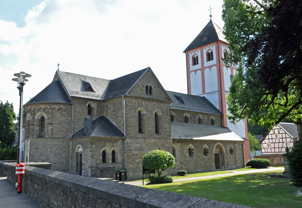 Katholische Pfarrkirche Sankt Pankratius in Odenthal (2015)