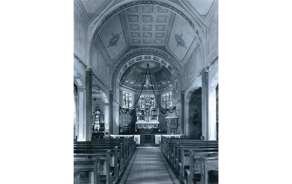 Der Innenraum der Wallfahrtskirche Maria Geburt in Berglicht nach der Erweiterung (1913/1914)