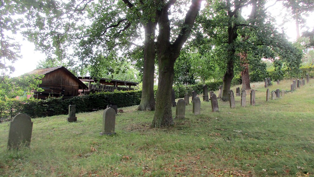 Jüdischer Friedhof Kommern, Blick in Richtung der östlichen Gräberreihen (2020).
