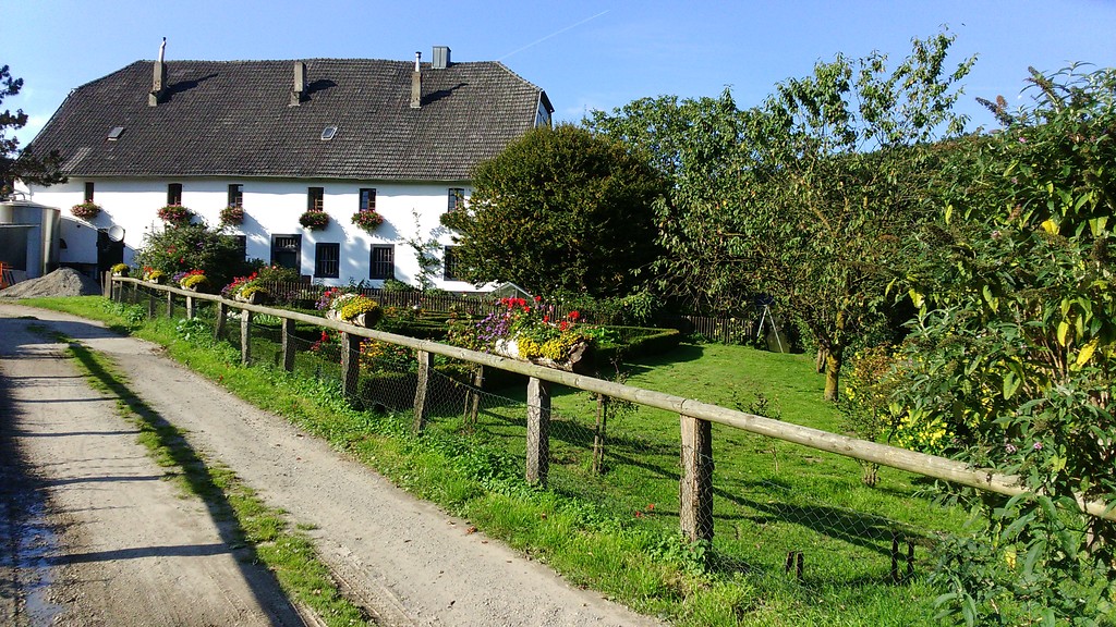Hof Papendelle (bzw. auch Haus Papendell) im Rotthäuser Bachtal bei Erkrath (2017).