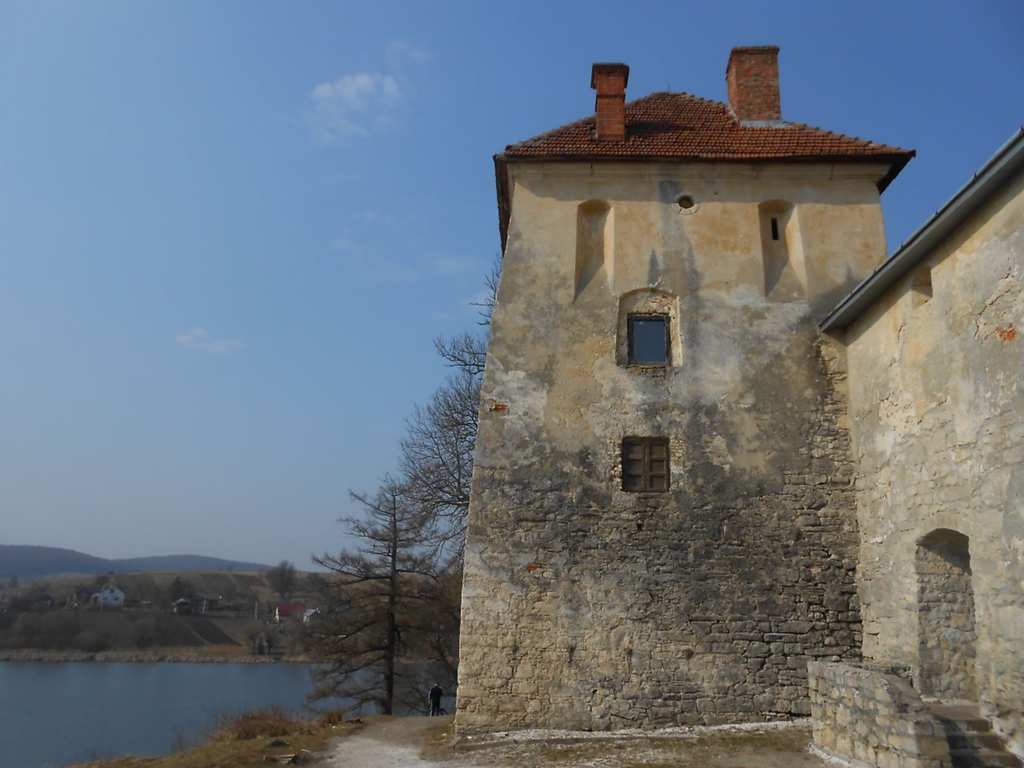 Western tower of Svirzh Castle, view from the south (2021)