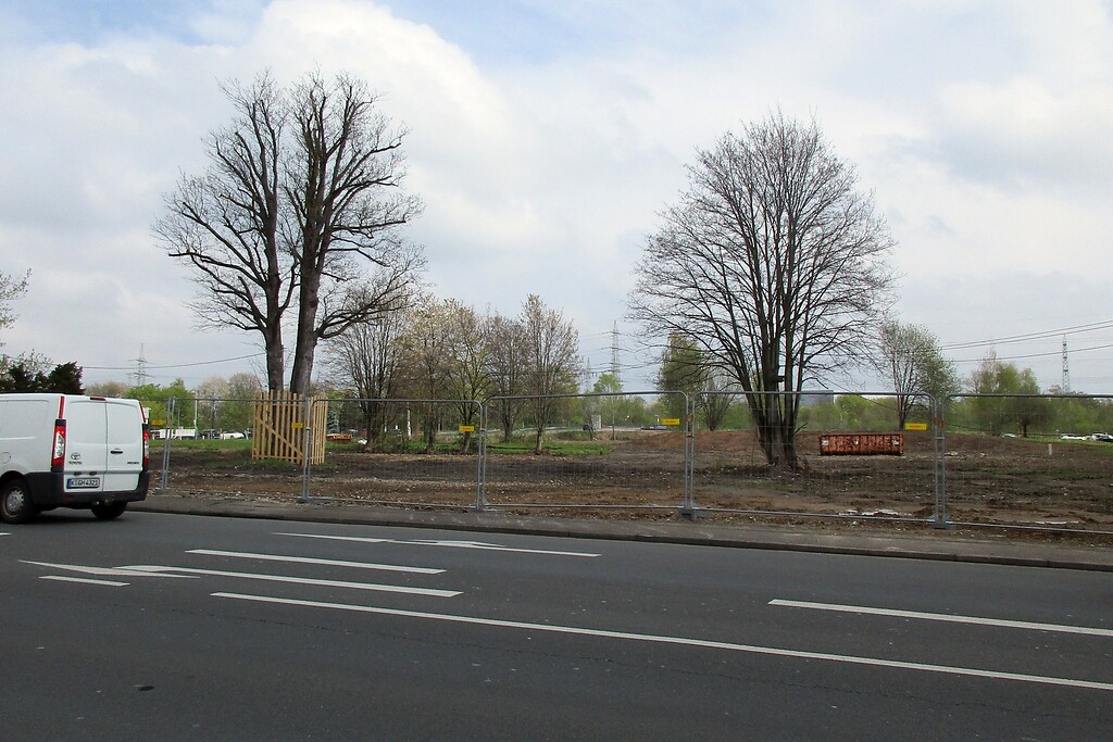 Das Gelände des früheren NS-Schutzhaftlagers "Am Hochkreuz" an der Frankfurter Straße in Köln-Eil nach dem Abriss der verbliebenen Bauten im Frühjahr 2023.