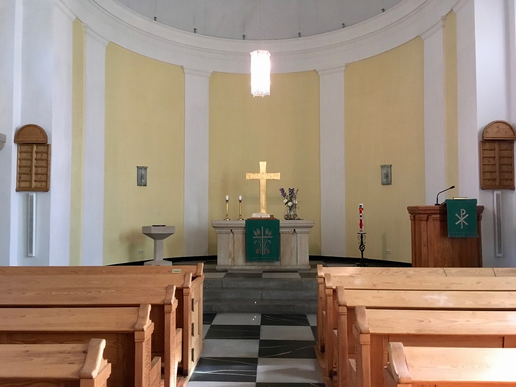 Innenraum der Johanneskirche in Maikammer (2017)