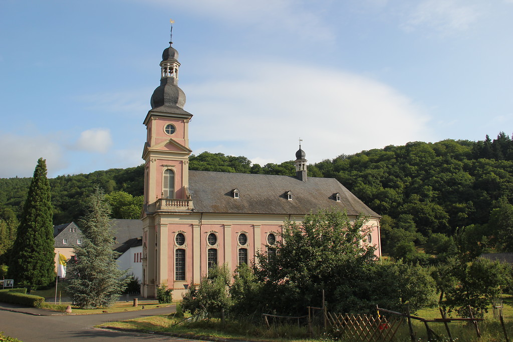 Die Klosterkirche von Springiersbach bei Bengel (2015).