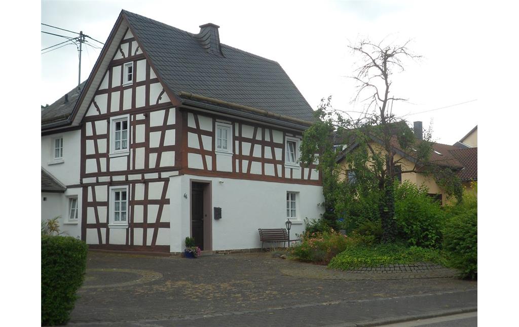 Das Fachwerkhaus "Boden" in der Ortsgemeinde Roßbach (2014).