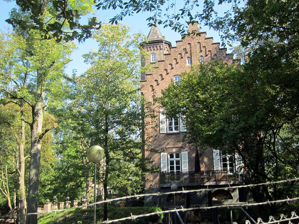 Die Südansicht des Schlosses Reuschenberg (2014)