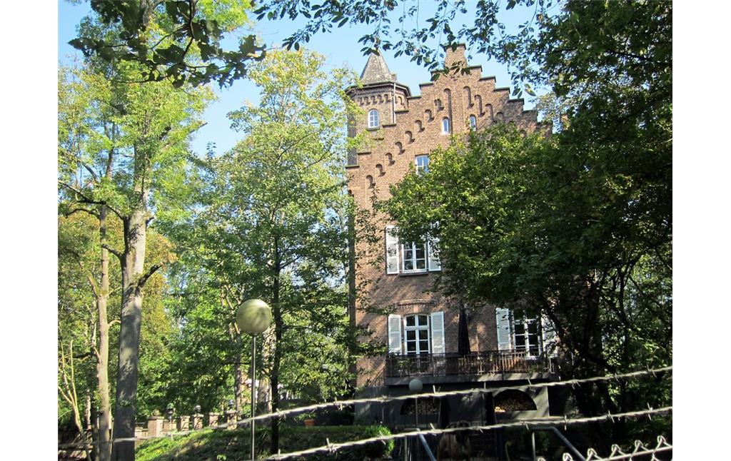Die Südansicht des Schlosses Reuschenberg (2014)