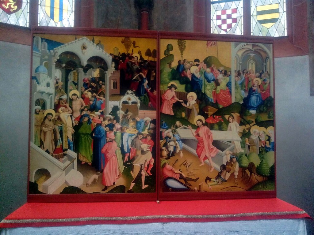 Aufklappbarer Hochaltar mit Simonsschrein in der Katholischen Pfarrkirche Maria Himmelfahrt an der Abtei Sayn (2015)