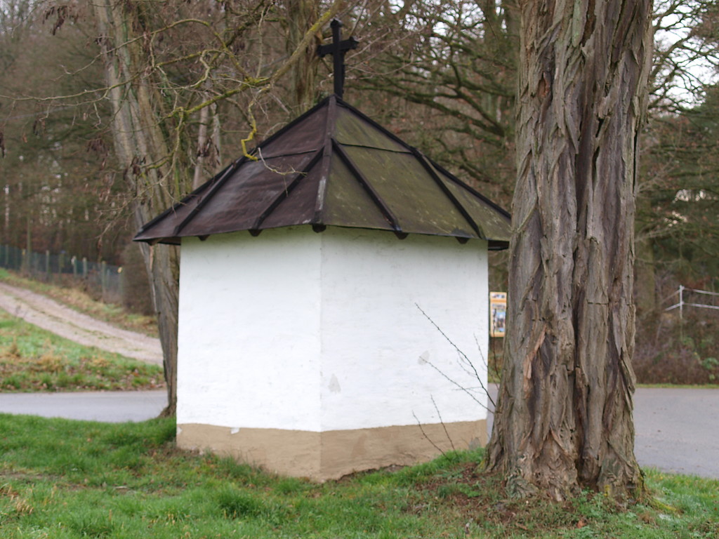Rückansicht der Maria-Hilf-Kapelle in Seibersbach (2015).
