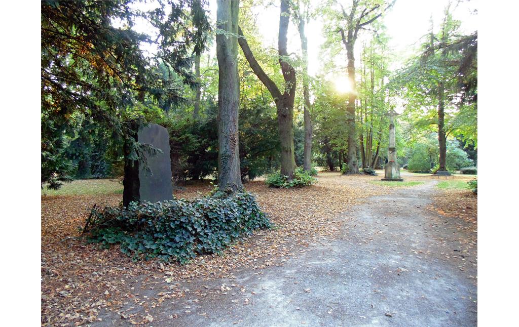 Der ehemalige Friedhof Deckstein in Köln-Lindenthal, heute ein öffentlich zugänglicher Stadtpark (2020)
