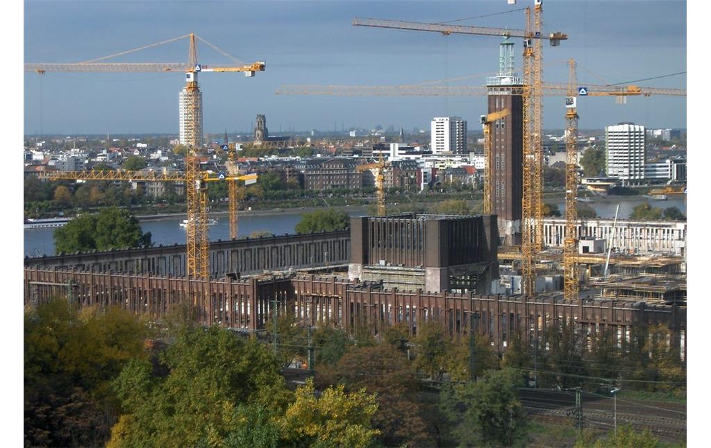 Bauarbeiten an den Rheinhallen, dem historischen Teil der Kölner Messe (2006)