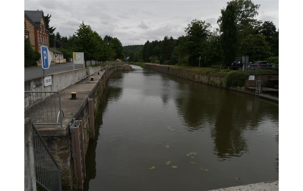 Kanal der Schleuse Limburg, Blickrichtung Osten (2017)