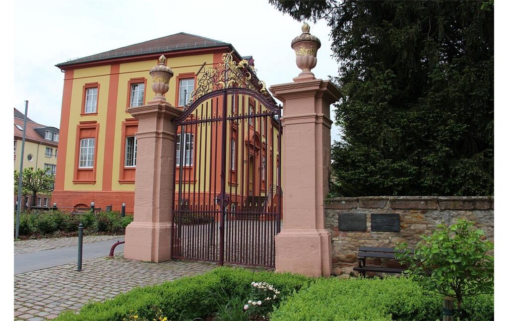 Tor zum einstigen Ehrenhof des Residenzschlosses von Kirchheimbolanden (2023)