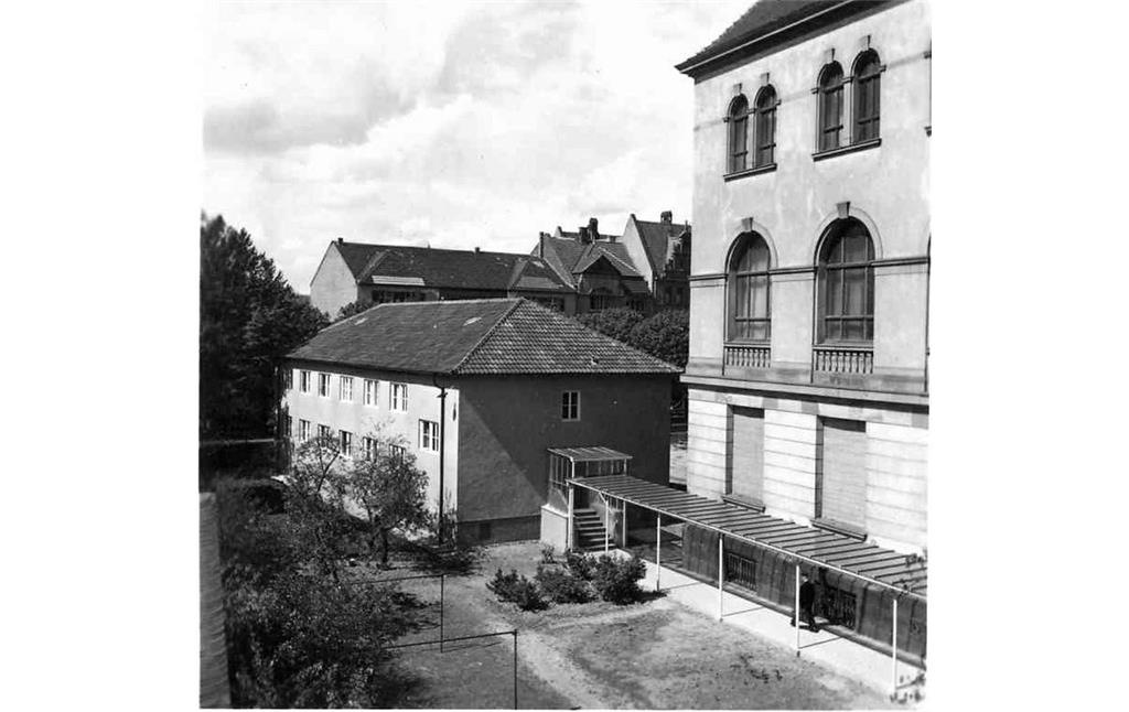 Museum Koenig, Montagehaus mit "Beamtenlaufbahn" (Aufnahme von 1950)