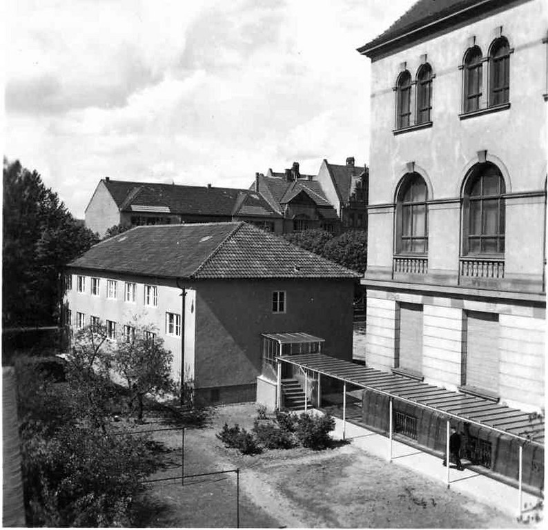 Museum Koenig, Montagehaus mit "Beamtenlaufbahn" (Aufnahme von 1950)