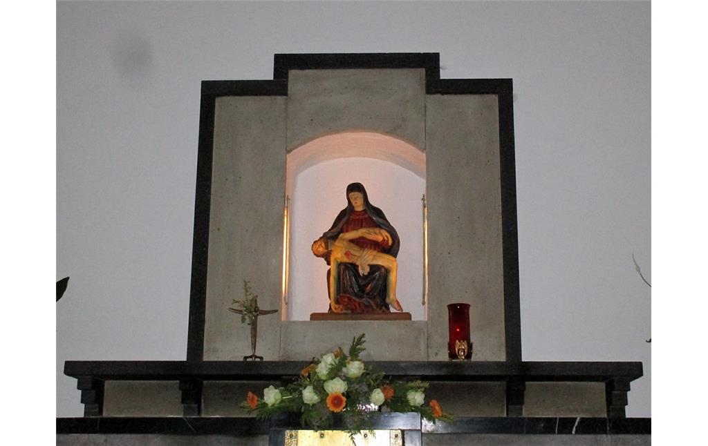 Gnadenbild der Schmerzhaften Mutter Gottes in der Waldkapelle in Kaisersesch (2015).