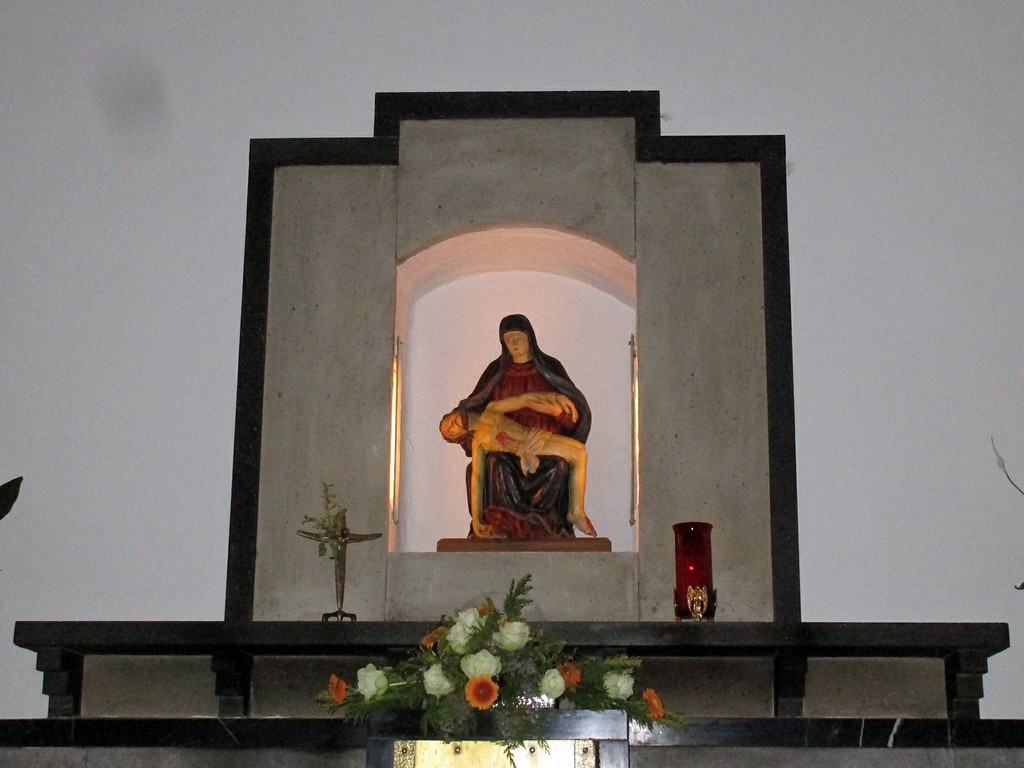 Gnadenbild der Schmerzhaften Mutter Gottes in der Waldkapelle in Kaisersesch (2015).