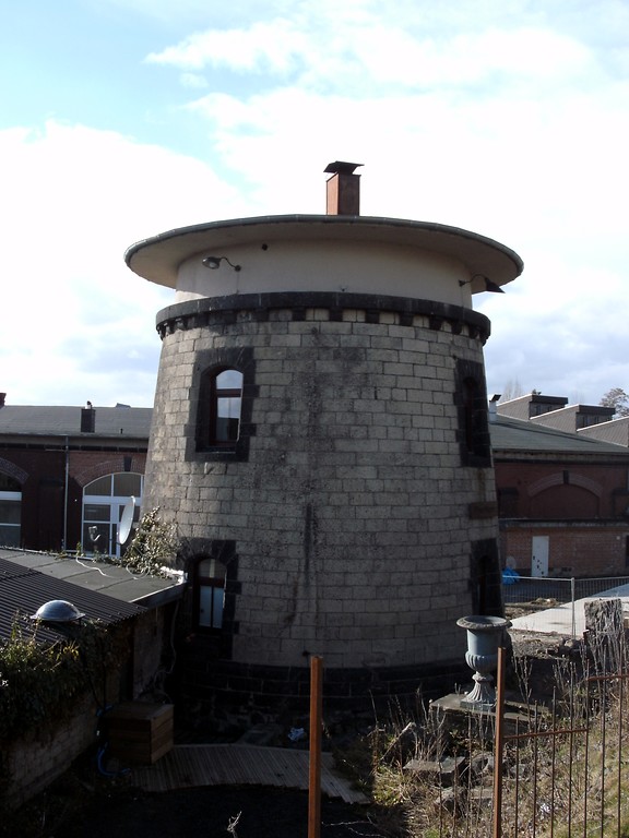Der kleinere der beiden Wassertürme in der Nähe des Mayener Bahnhofs Ost (2013).