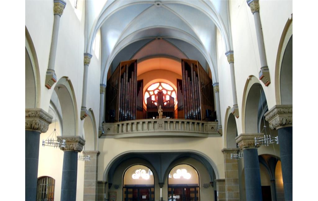 Die Orgelempore in der katholischen Pfarrkirche Herz-Jesu in Mayen (2013).