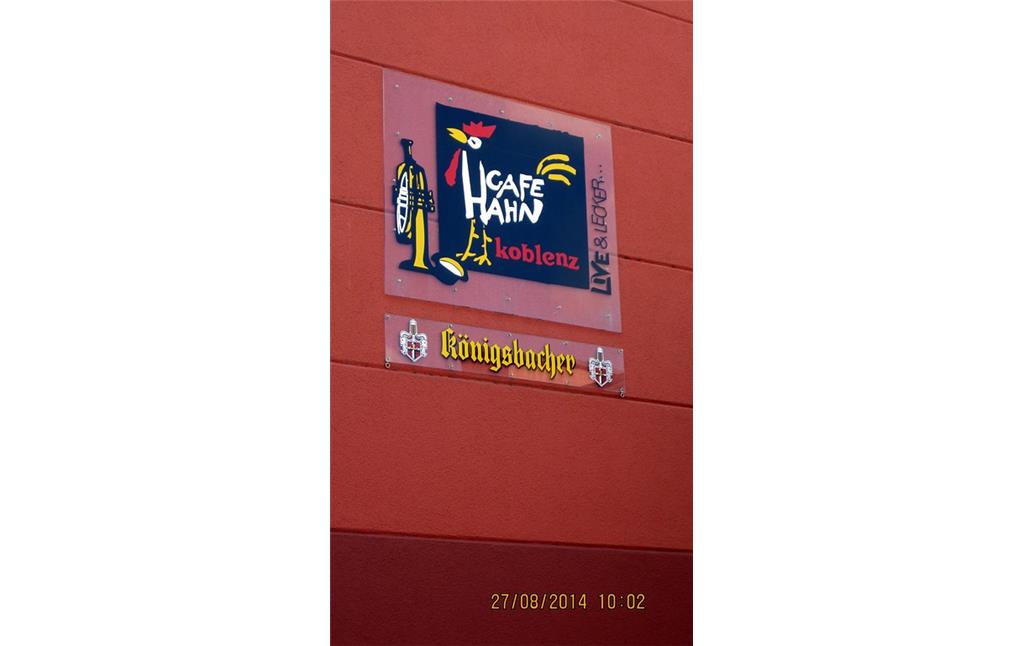 Das Logo des Café Hahn in Koblenz-Güls an einer Gebäudewand (2014).