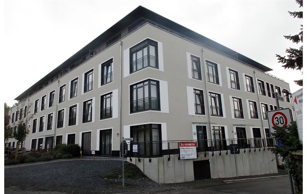 Früherer Verwaltungsbau der Penaten-Werke Dr. med. Riese & Co. GmbH in Rhöndorf, heute u.a. als Seniorenzentrum innerhalb des "Honnefer-Business-Parks" genutzt (2016).