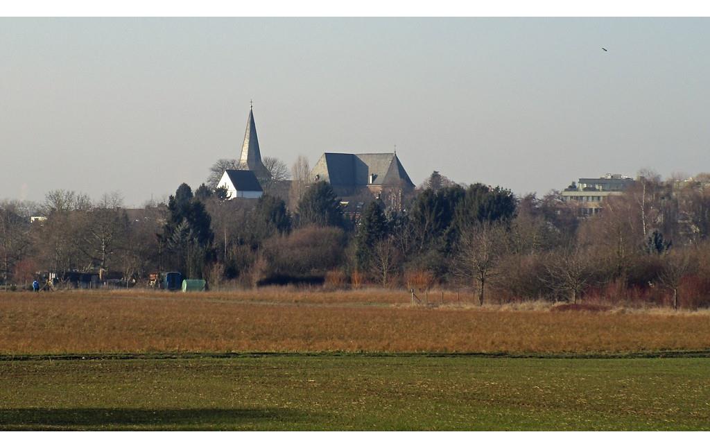 Kirche Sankt Johannes und Sieglarer Mühle, Blick von der Siegaue aus (2017)