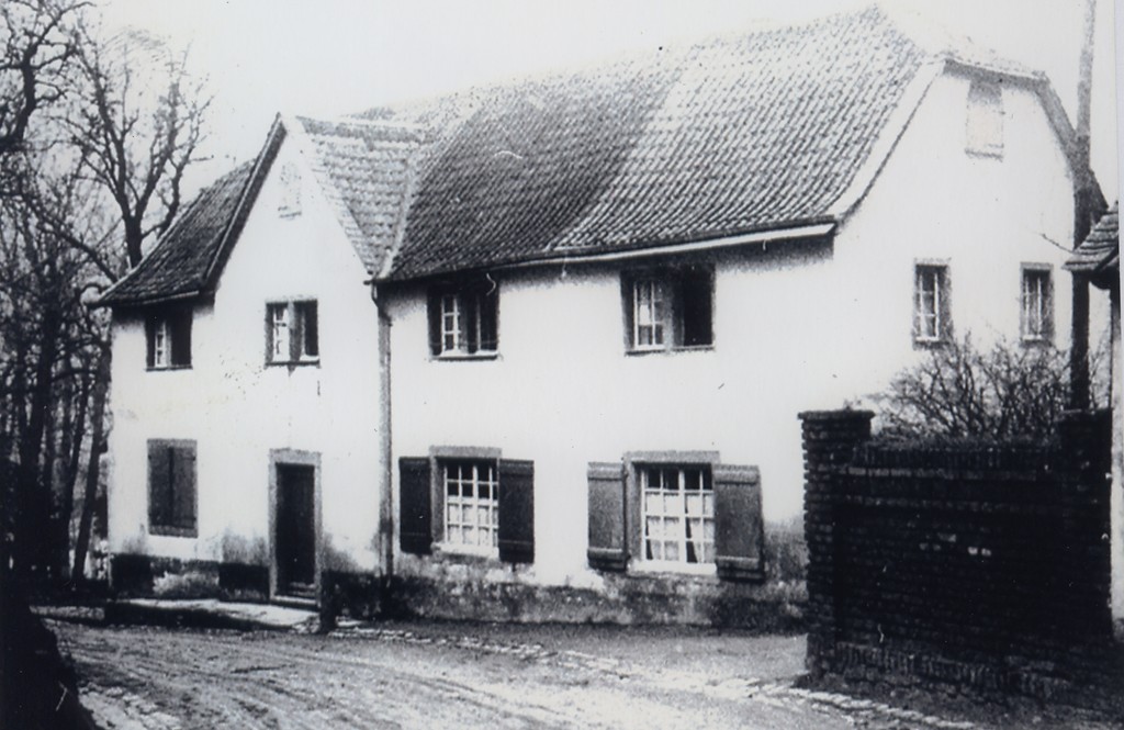 Das Stroof-Haus um 1920. Rechts daneben das Anwesen Düsterwald (heute nicht mehr vorhanden).