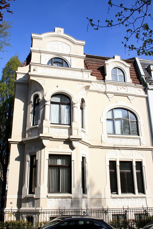 Wohnhaus in der Kaiser-Friedrich-Straße 3 im Norden des Bonner Regierungsviertels (2015).