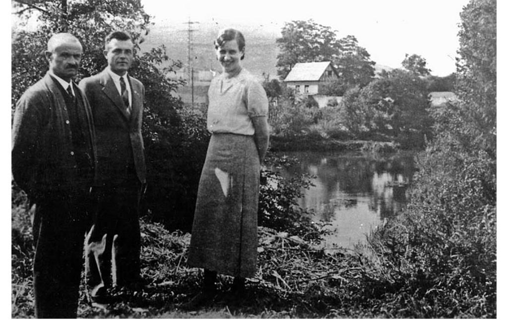 Haans Loch und im Hintergrund Bells Mühle in Plaidt (1930)