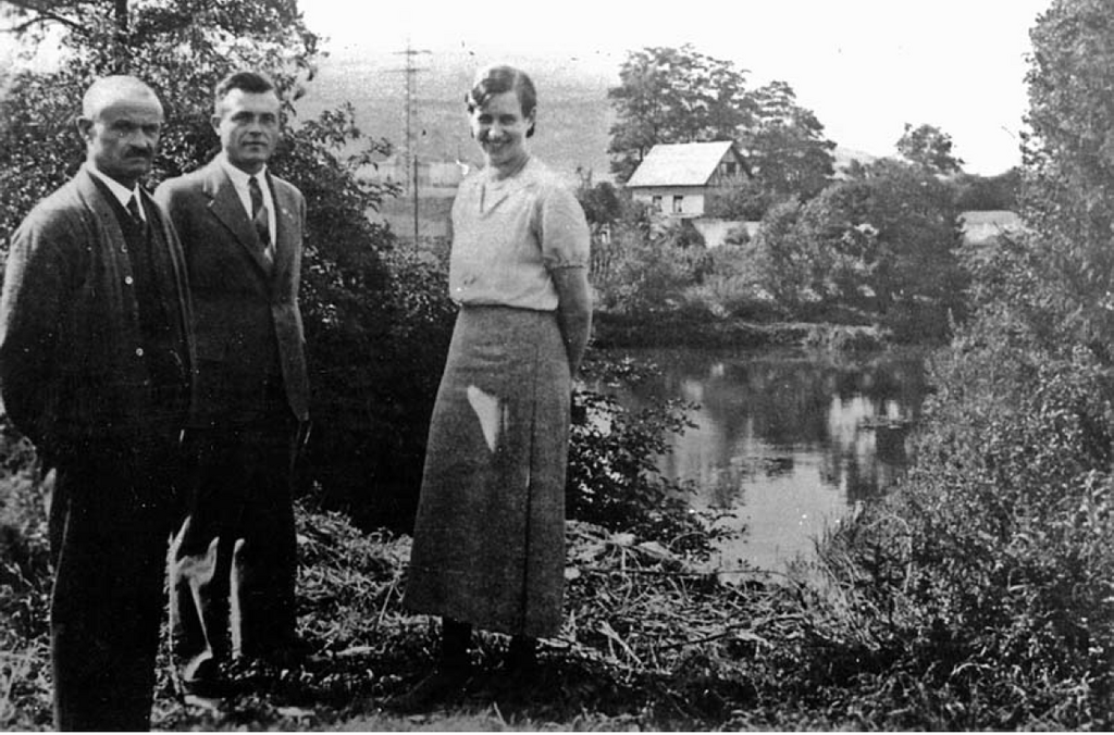 Haans Loch und im Hintergrund Bells Mühle in Plaidt (1930)