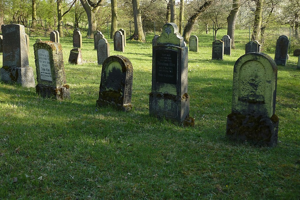 Gräberfeld des jüdischen Friedhofs in Andernach-Miesenheim (2010)