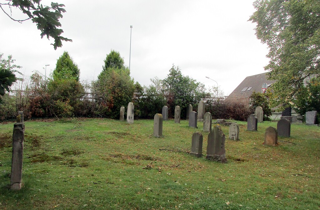 Jüdischer Friedhof Großvernich, Blick über das Gräberfeld (2020).