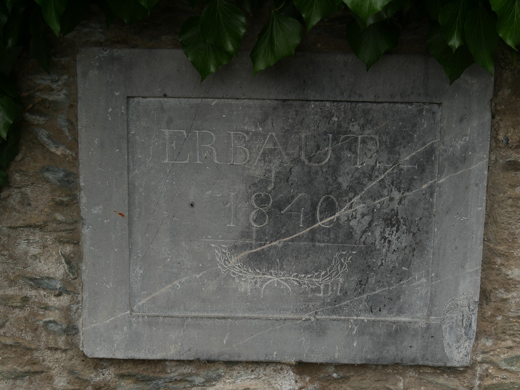 Gedenkstein, der an die Erbauung der Schleuse Runkel im Jahre 1840 erinnert (2017)
