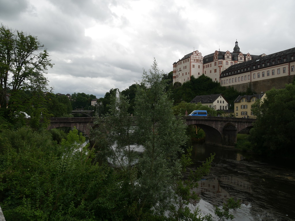 Blick von Norden auf die Steinerne Brücke in Weilburg (2017)