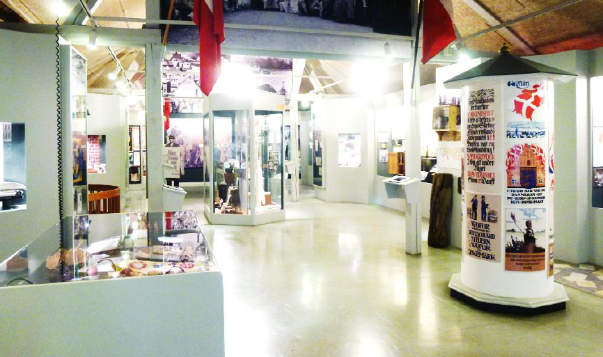 Einblick in die Dauerausstellung im oberen Stock des Danevirke Museums (2017)