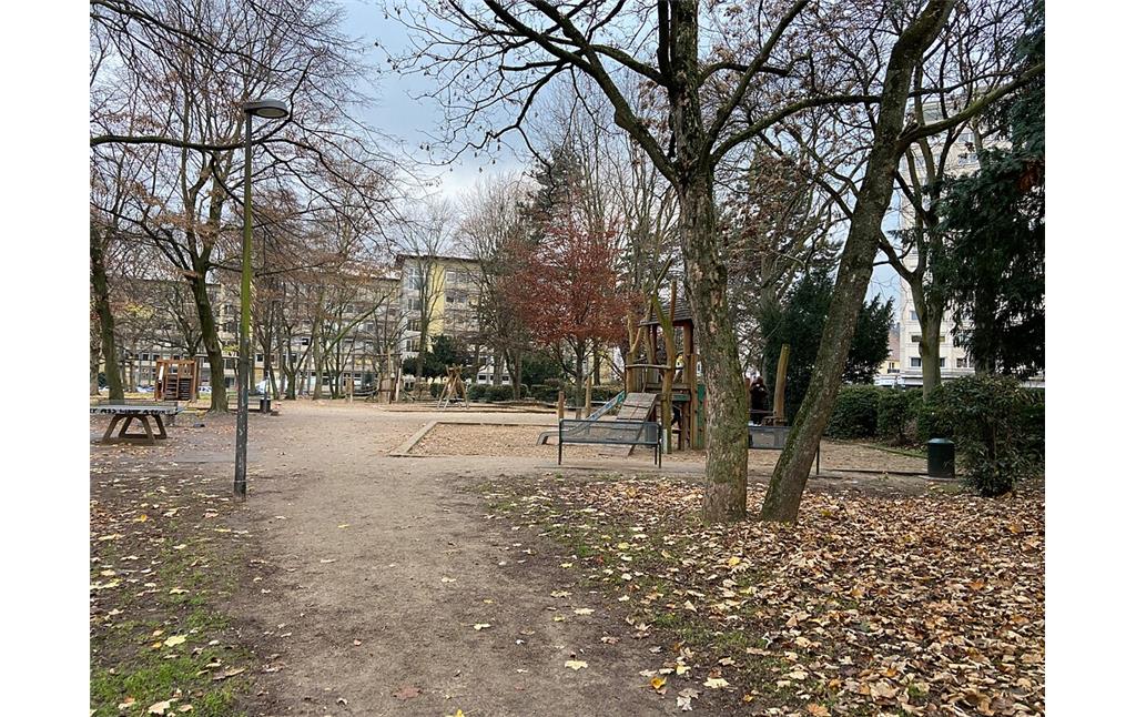 Spielplatz im Pantaleonspark in Köln Altstadt-Süd (2021)