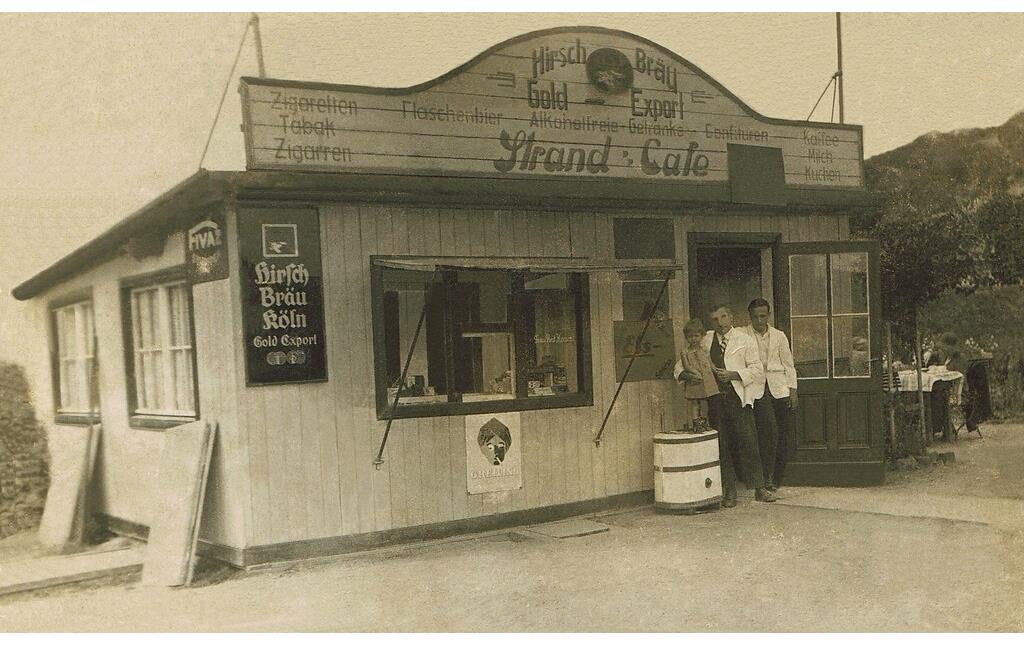 Historische Aufnahme aus den 1950ern: Das "Strand-Café", ein kleines Gartencafé der Frau Ant. Kracht in der damaligen Fischersiedlung in Riehl (später Köln-Niehl).