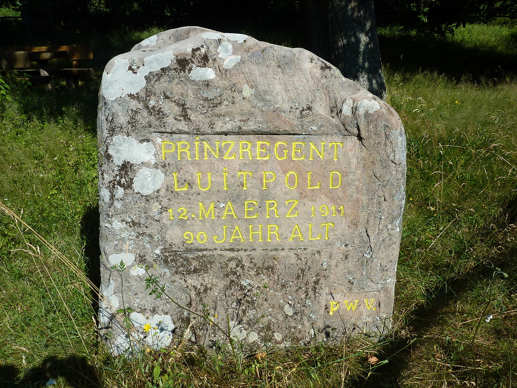 Ritterstein Nr. 70 "Prinzregent Luitpold 12. Maerz 1911 90 Jahre alt" bei  Hermersbergerhof (2013)