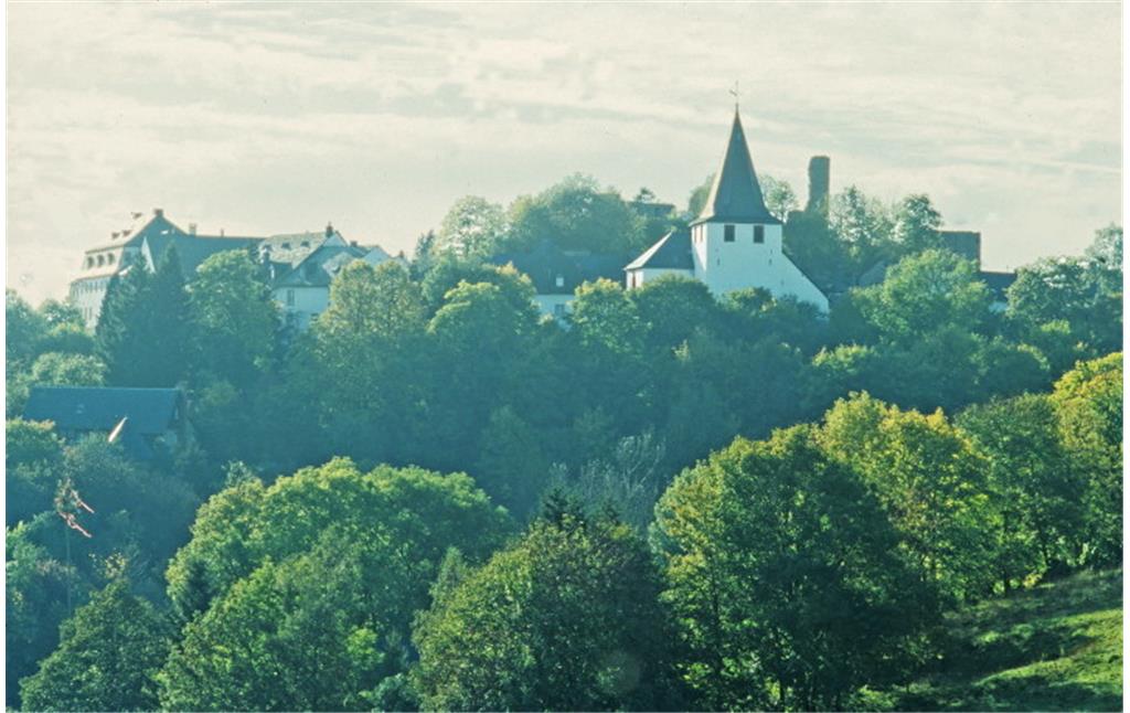Burg und historischer Ortskern von Dahlem-Kronenburg in der Eifel, Kreis Euskirchen (1994)