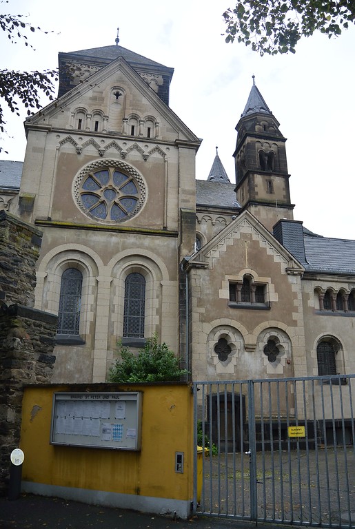 Teilansicht der Sankt Peter und Paul Kirche in Remagen (2014)