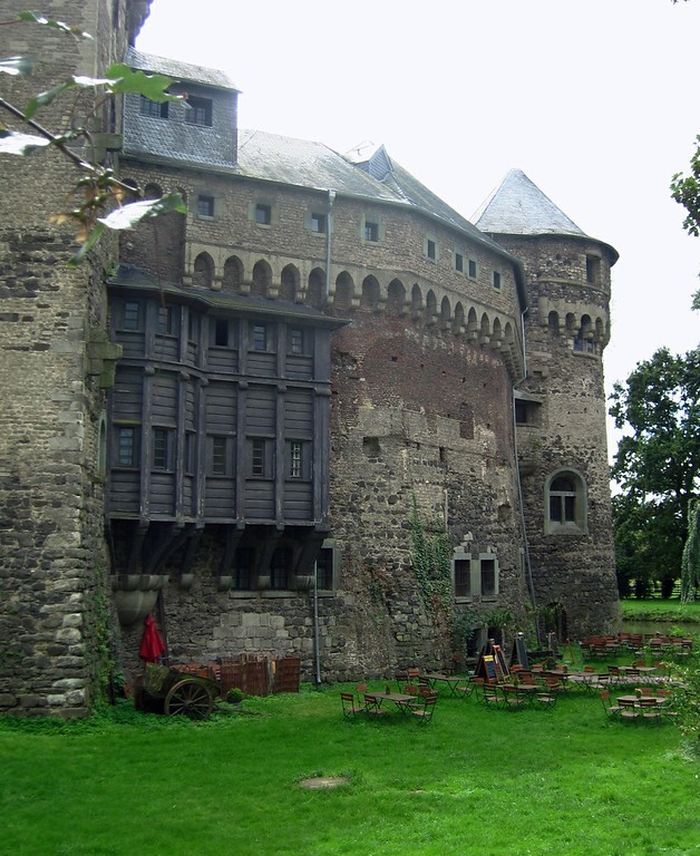 Die Nordseite des Schlosses in Hülchrath (2014)