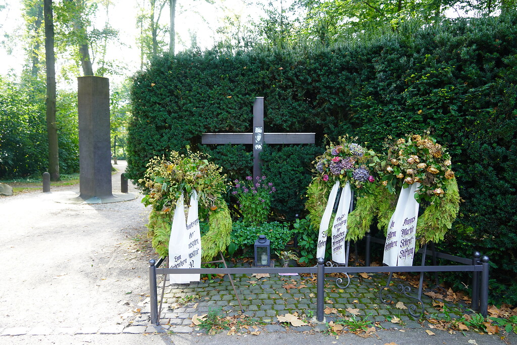 Das Denkmal an die Entführung Hanns Martin Schleyers durch die RAF im Jahr 1977 am Stadtwald in Köln-Lindenthal (2021).