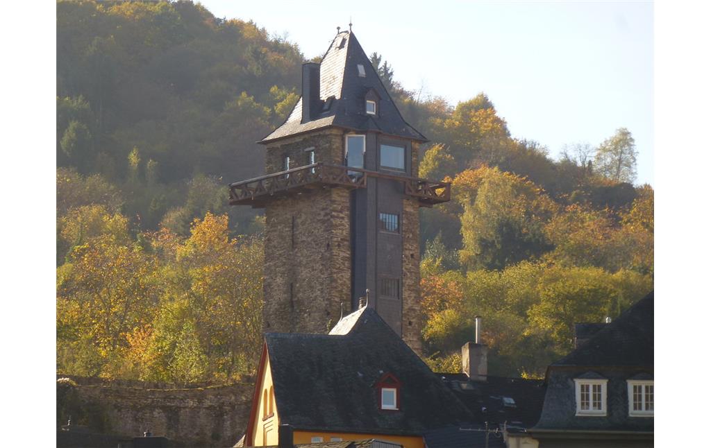 Die Wächterstube des Michelfeldturms I lässt sich im oberen Geschoss verorten. Sie weist zu jeder Seite je zwei rechteckige Fenster auf sowie eine nach Norden ausgerichtete Tür zum hölzernen Wehrgang hin (2016).